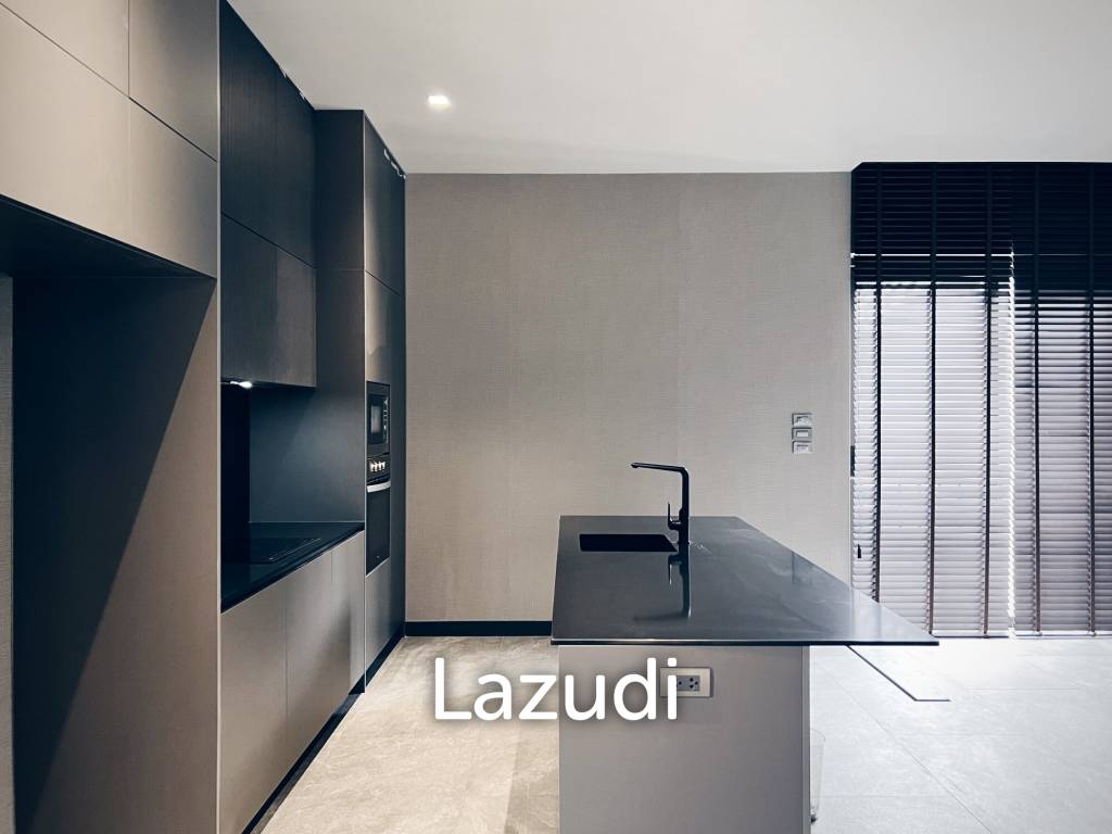 4 Bed 5 Bath 775 SQ.M House in Ramkhamhaeng 4