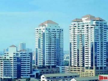 Waterford Park Sukhumvit 53 | Extra Large Two Bedroom Condo with Easy Access to Thong Lo Road