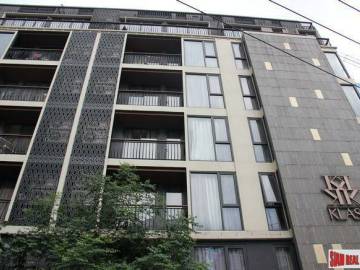 Klass Langsuan | Large Two Bedroom Corner Condo for Sale in Langsuan, Lumphini