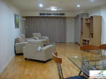 Sarin Place | Three Bedroom Luxury at an Affordable Price near SCB Park Plaza, Ratchadapisek 46