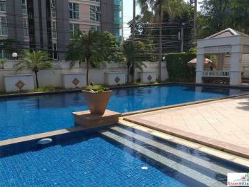 The Bangkok Sukhumvit 61 | Sunny & Light Two Bedroom Ekkamai Condo with Excellent Facilities