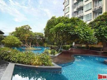 Circle Condominium | Two Bedroom Condo with 40th Floor Sweeping City Views in Phetchaburi