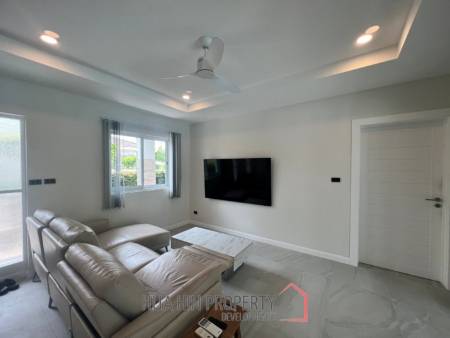 BAAN MIO  : 3 bed pool villa