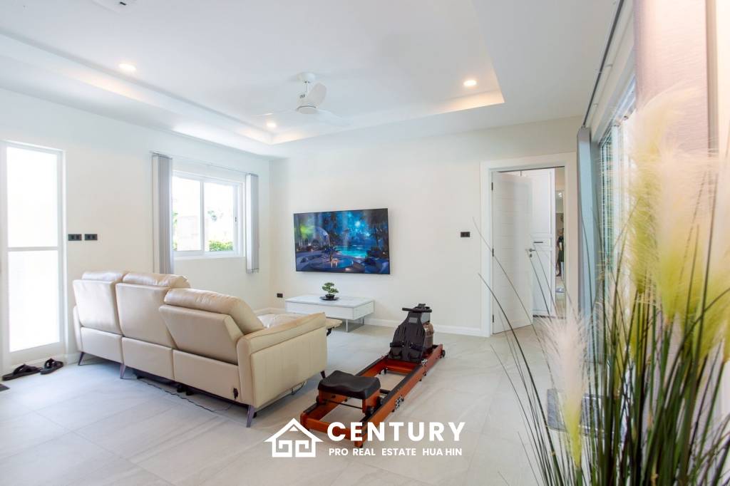 BAAN MIO : Modern 3-Bed Pool  Villa in Hua Hin