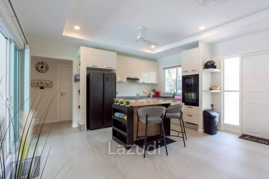 BAAN MIO : Modern 3-Bed Pool  Villa in Hua Hin