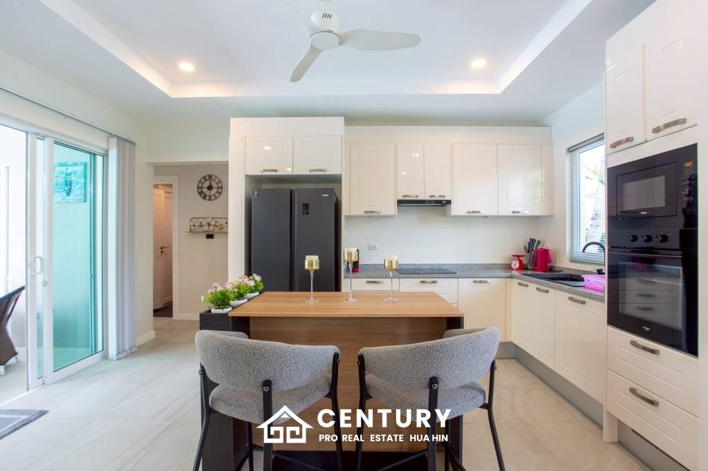 BAAN MIO : Modern 3-Bed Pool  Villa in Hua Hin