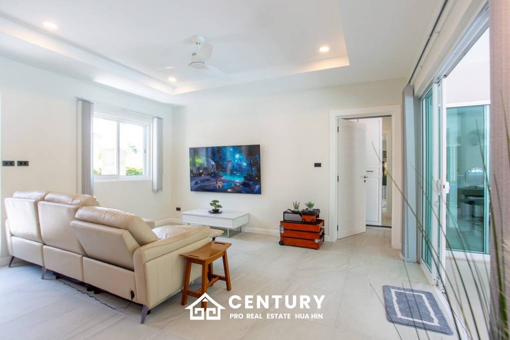 BAAN MIO : Modern 3-Bed Pool  Villa in Hua Hin