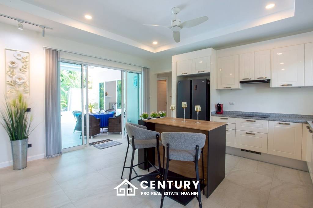 BAAN MIO : Modern 3-Bed Pool  Villa in Hua Hin