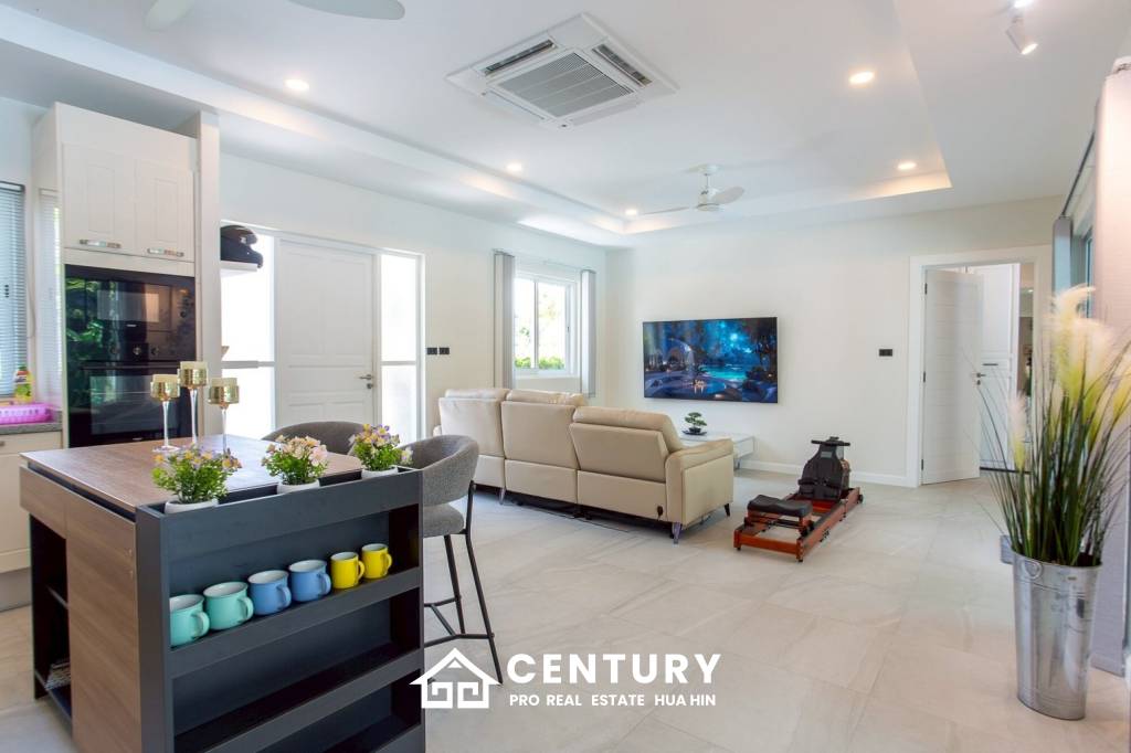 BAAN MIO : Modern 3-Bed Pool  Villa in Hua Hin