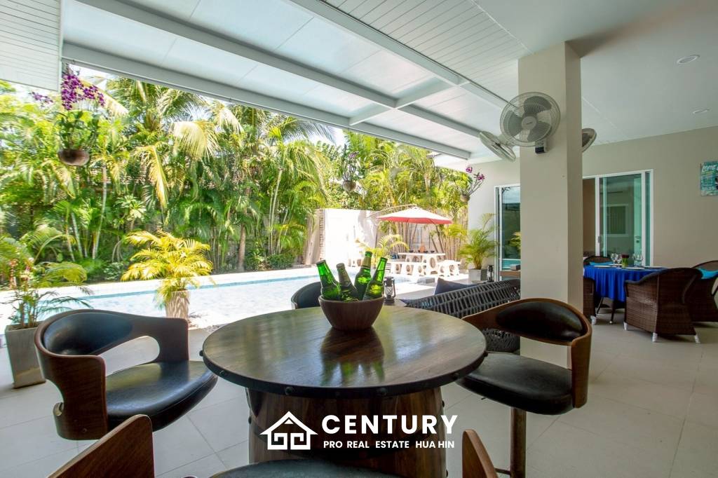 BAAN MIO : Modern 3-Bed Pool  Villa in Hua Hin