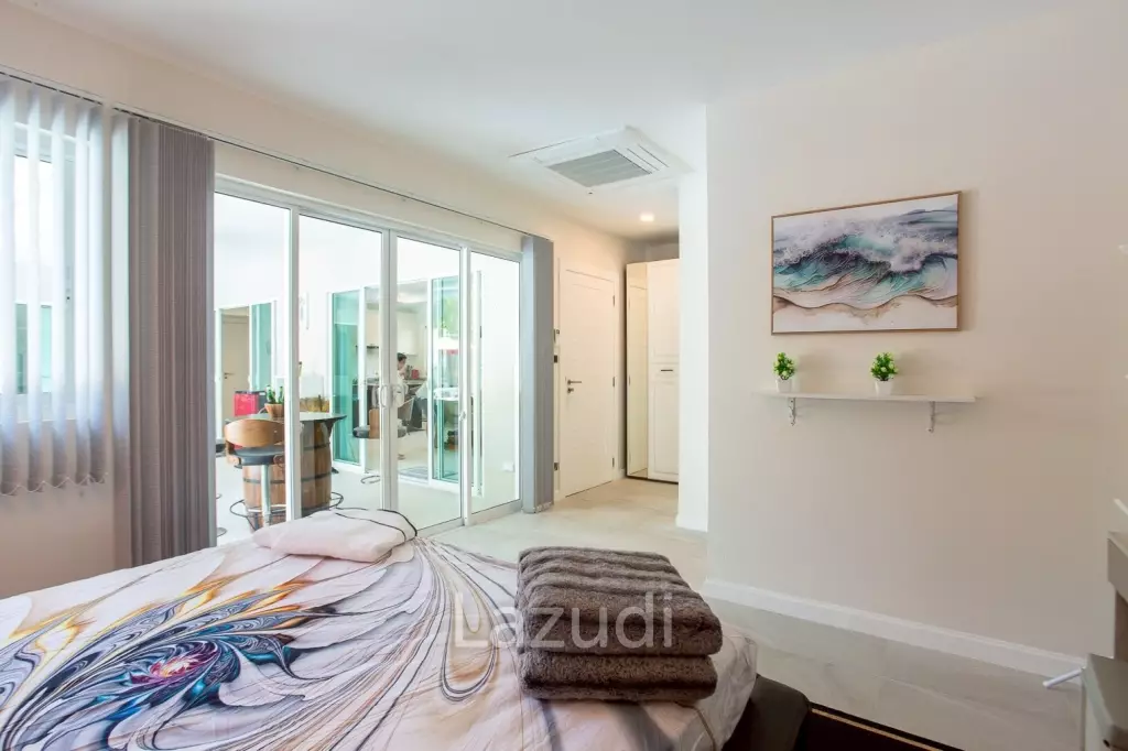 BAAN MIO : Modern 3-Bed Pool  Villa in Hua Hin