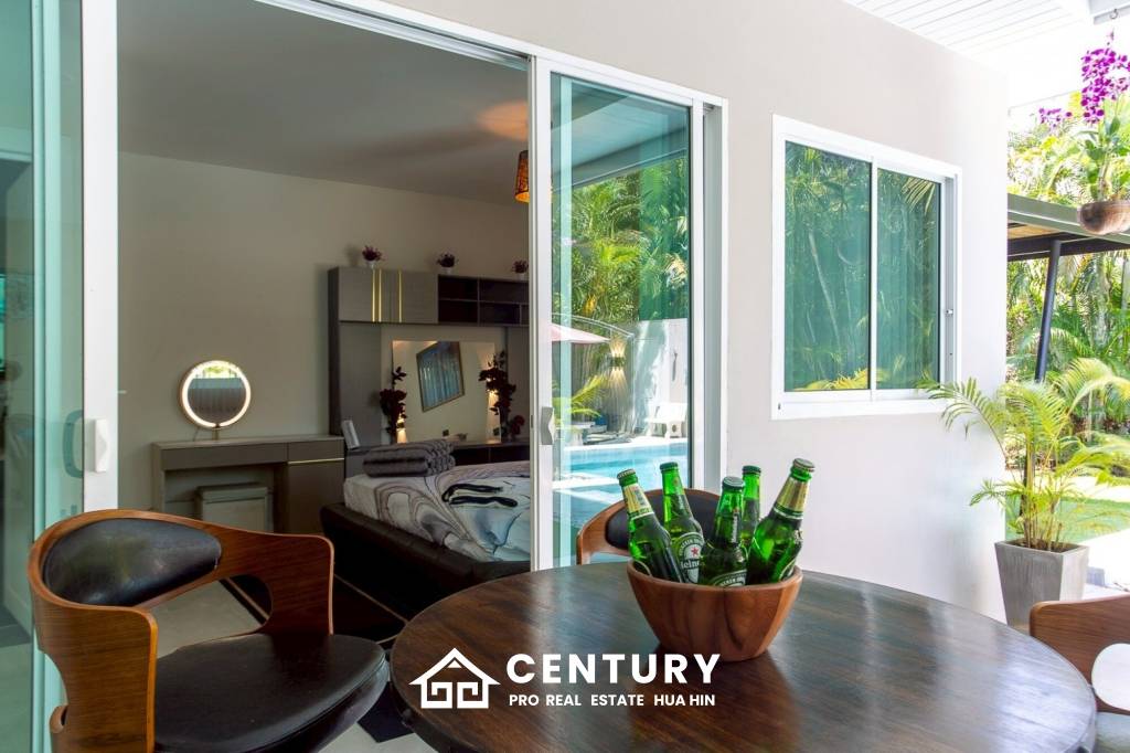 BAAN MIO : Modern 3-Bed Pool  Villa in Hua Hin