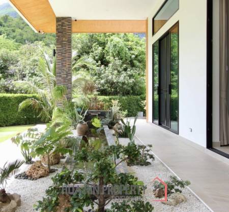 LUXURIOUS POOL VILLA DOPHIN BAY  : 3 bed mountain view