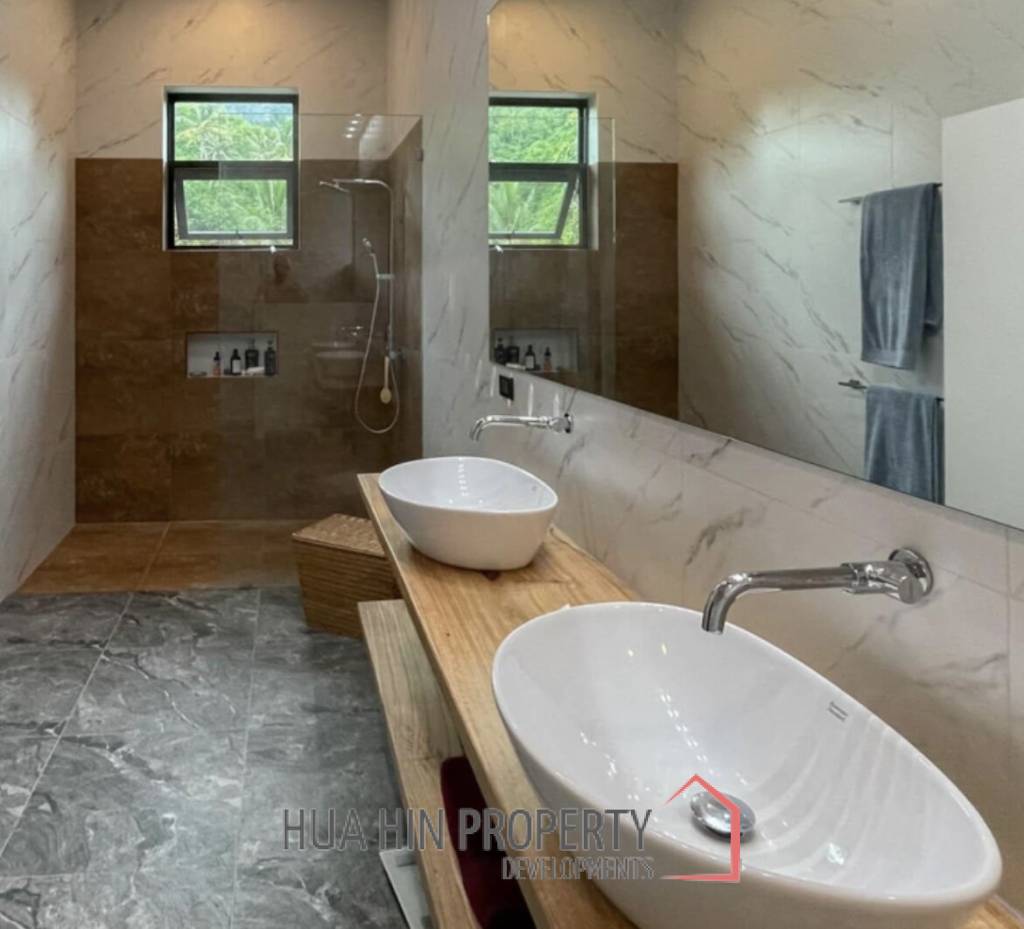 LUXURIOUS POOL VILLA DOPHIN BAY  : 3 bed mountain view