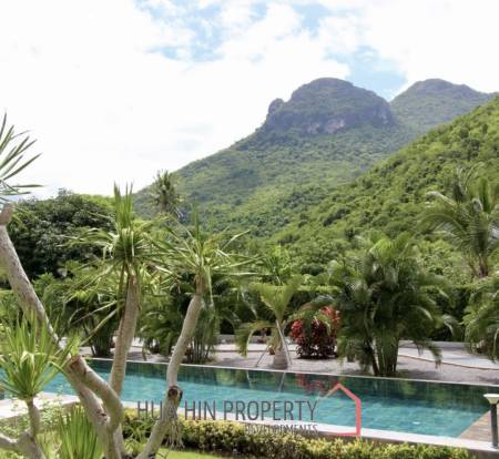 LUXURIOUS POOL VILLA DOPHIN BAY  : 3 bed mountain view