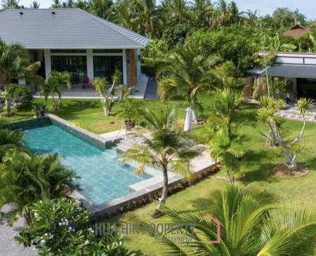 LUXURIOUS POOL VILLA DOPHIN BAY  : 3 bed mountain view