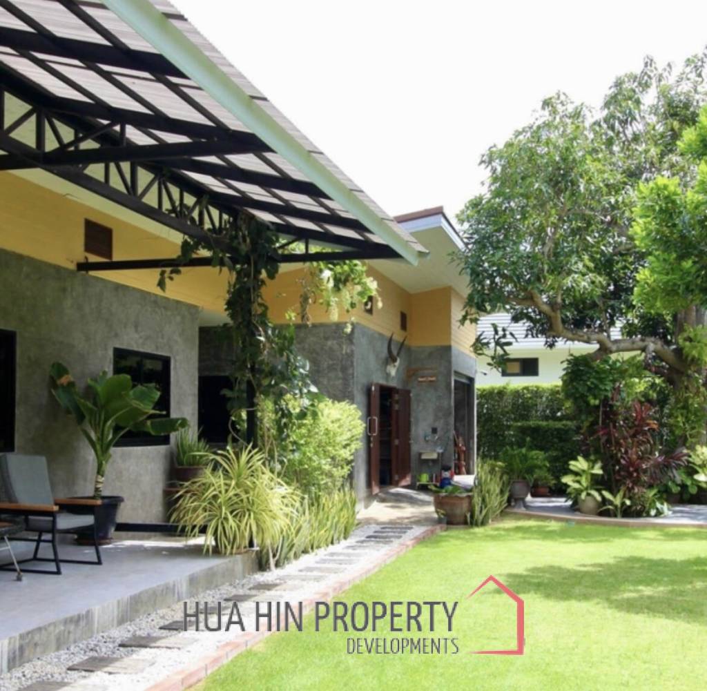 LUXURIOUS POOL VILLA DOPHIN BAY  : 3 bed mountain view