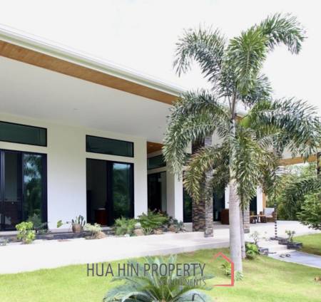 LUXURIOUS POOL VILLA DOPHIN BAY  : 3 bed mountain view