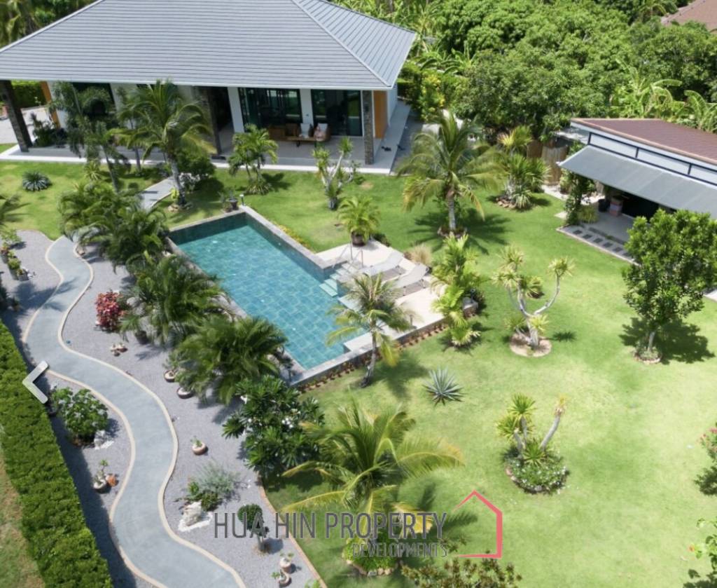 LUXURIOUS POOL VILLA DOPHIN BAY  : 3 bed mountain view