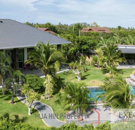 LUXURIOUS POOL VILLA DOPHIN BAY  : 3 bed mountain view