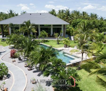 LUXURIOUS POOL VILLA DOPHIN BAY  : 3 bed mountain view