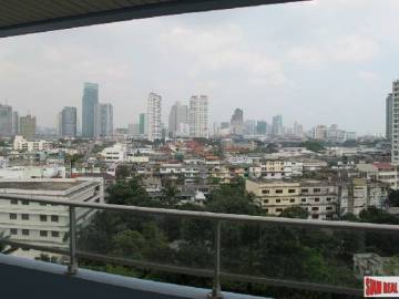 Watermark | Stunning Three-Bedroom Riverside Condominium for Sale in Bangkok