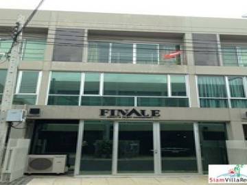 Noble Cube Pattanakarn | Three bedroom town house, great investment.