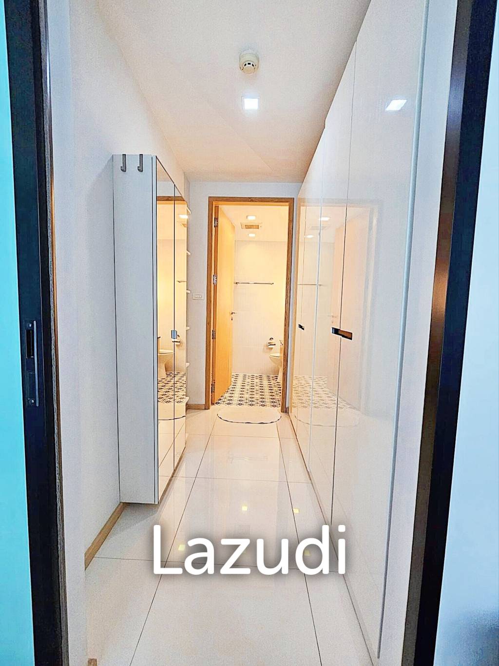 1 Bed 1 Bath 32 SQ.M SOCIO Ruamrudee