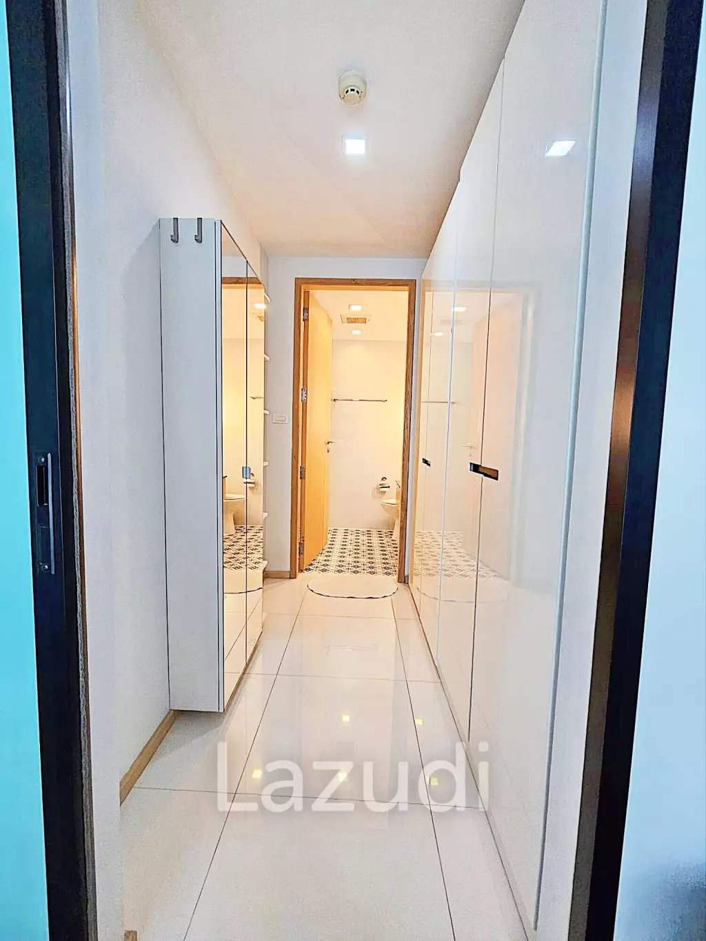 1 Bed 1 Bath 32 SQ.M SOCIO Ruamrudee