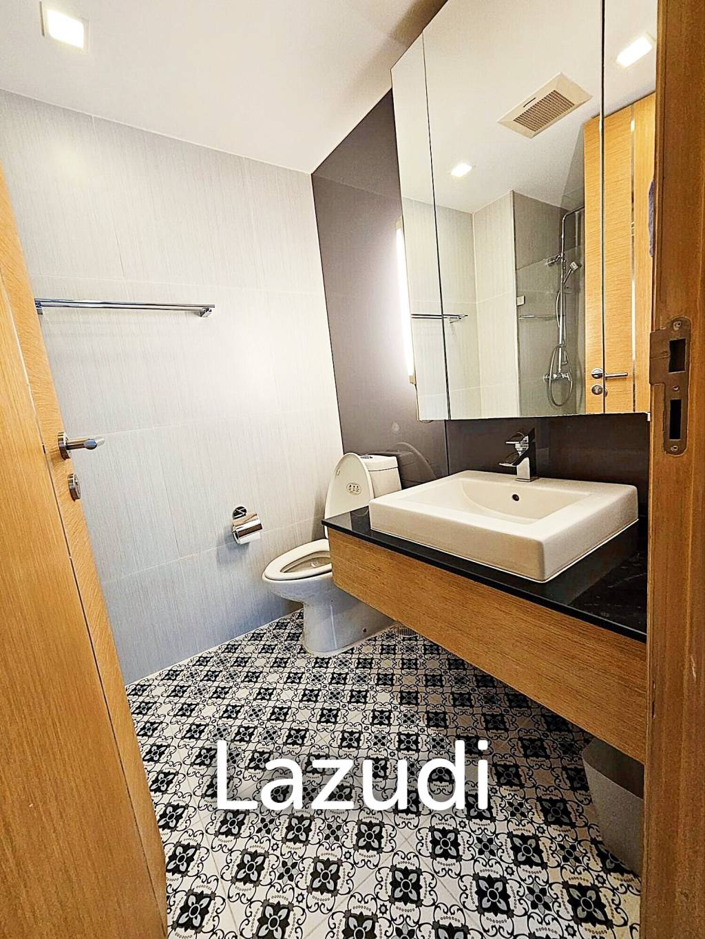 1 Bed 1 Bath 32 SQ.M SOCIO Ruamrudee