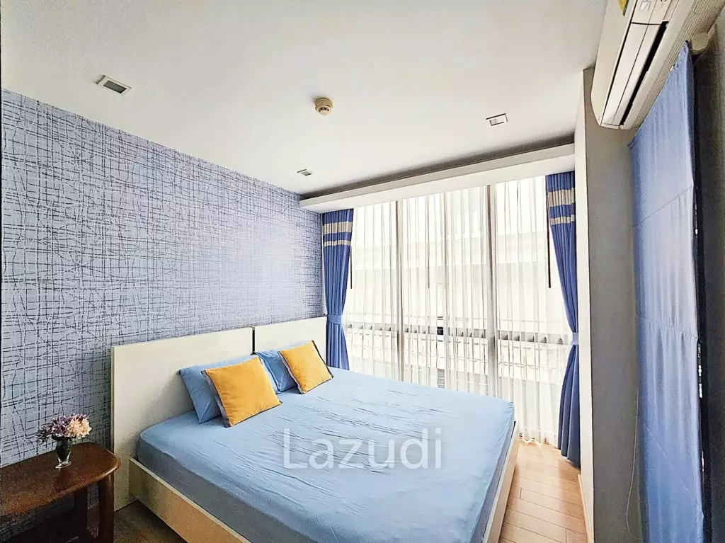 1 Bed 1 Bath 32 SQ.M SOCIO Ruamrudee