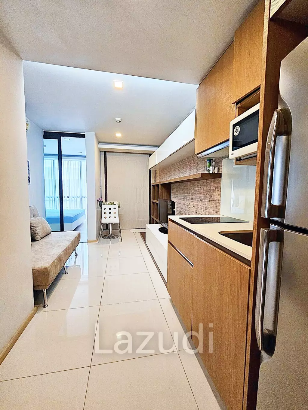 1 Bed 1 Bath 32 SQ.M SOCIO Ruamrudee
