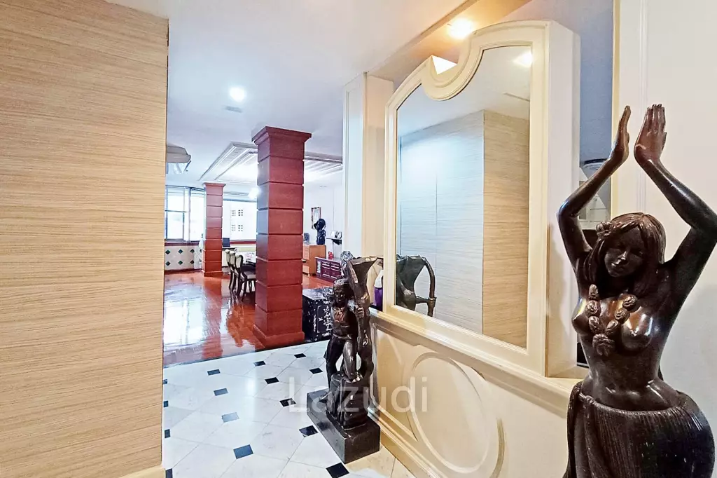 4 Bed 6 Bath 400 SQ.M Premier Condominium