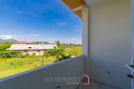 BUILDING 12 UNITS ON SOI 102 :  24 bed great mountain view