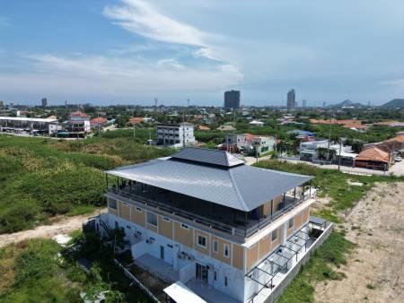BUILDING 12 UNITS ON SOI 102 :  24 bed great mountain view