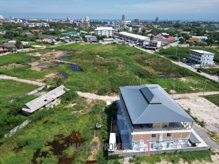 BUILDING 12 UNITS ON SOI 102 :  24 bed great mountain view