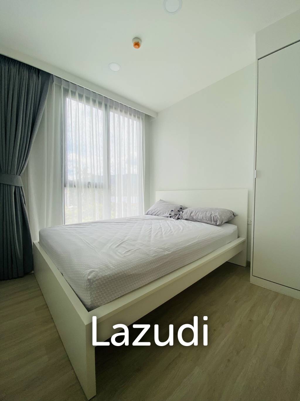 COSY 2 BEDROOM UNIT IN SKYPARK BUILDING C