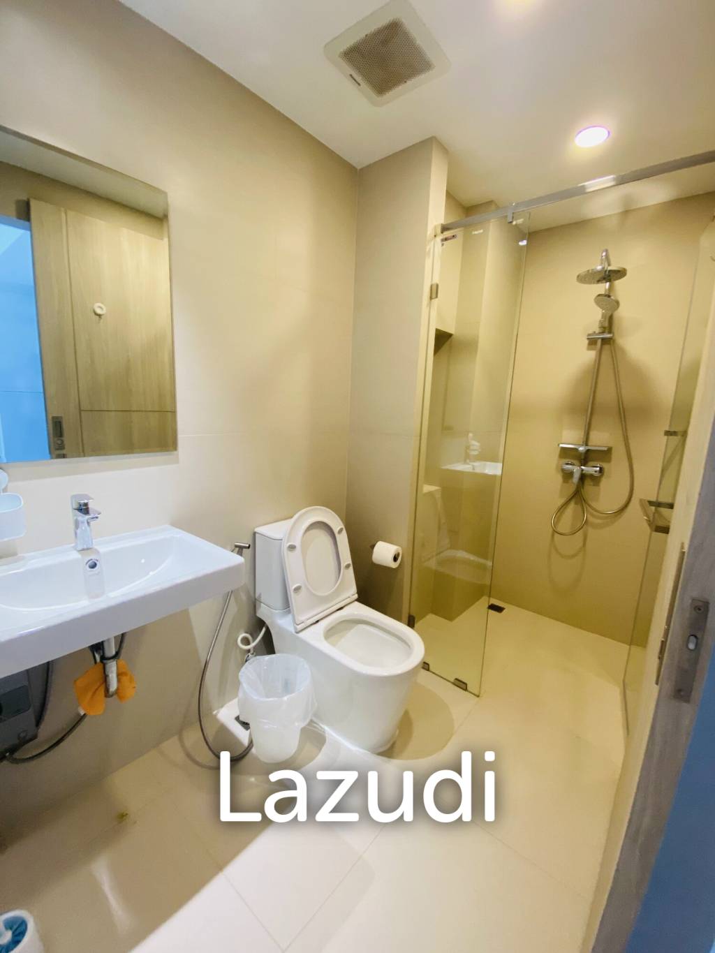COSY 2 BEDROOM UNIT IN SKYPARK BUILDING C