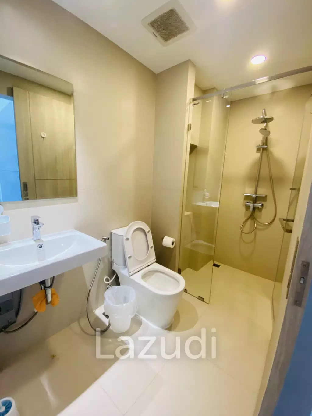 COSY 2 BEDROOM UNIT IN SKYPARK BUILDING C