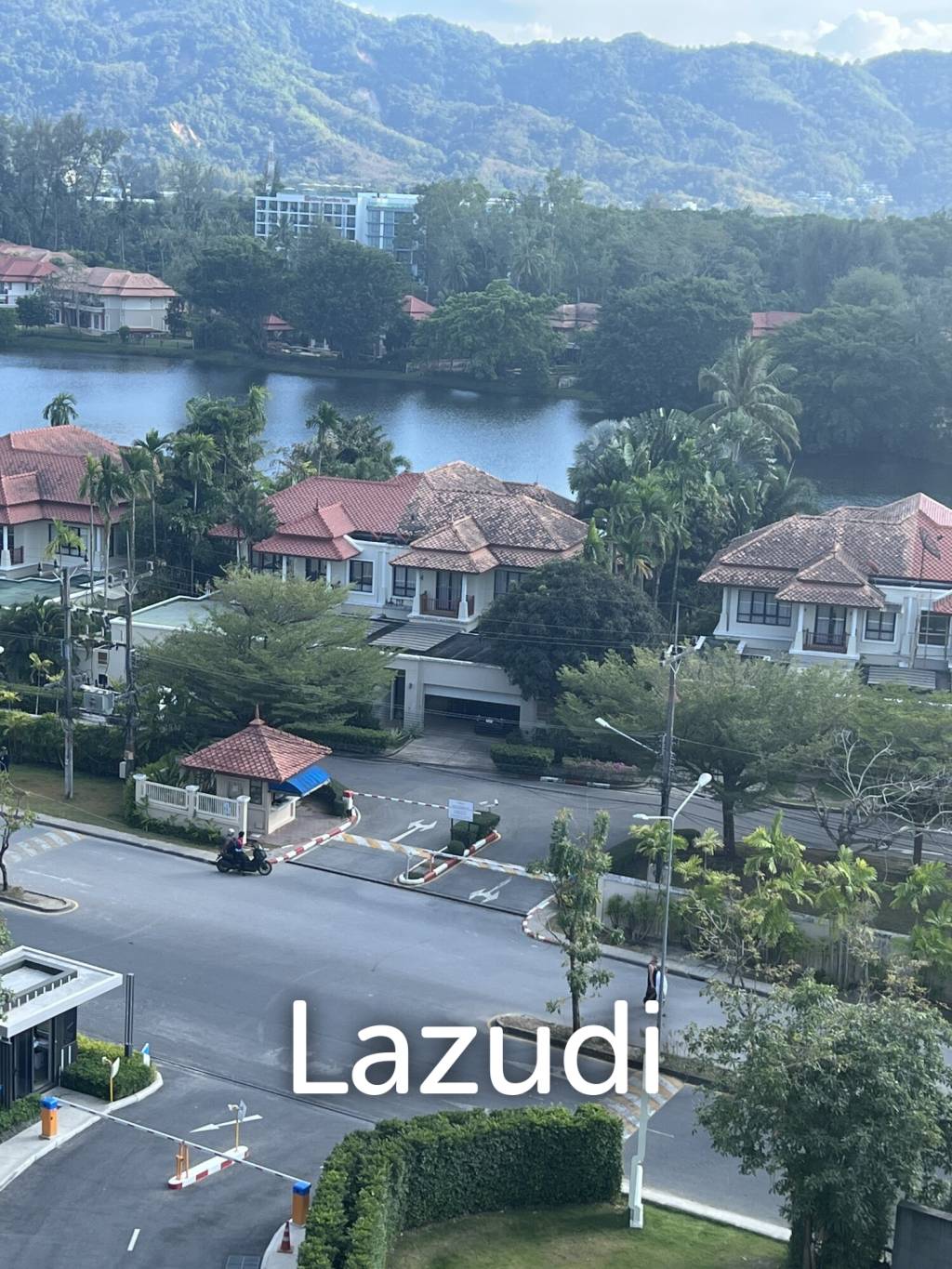 COSY 2 BEDROOM UNIT IN SKYPARK BUILDING C