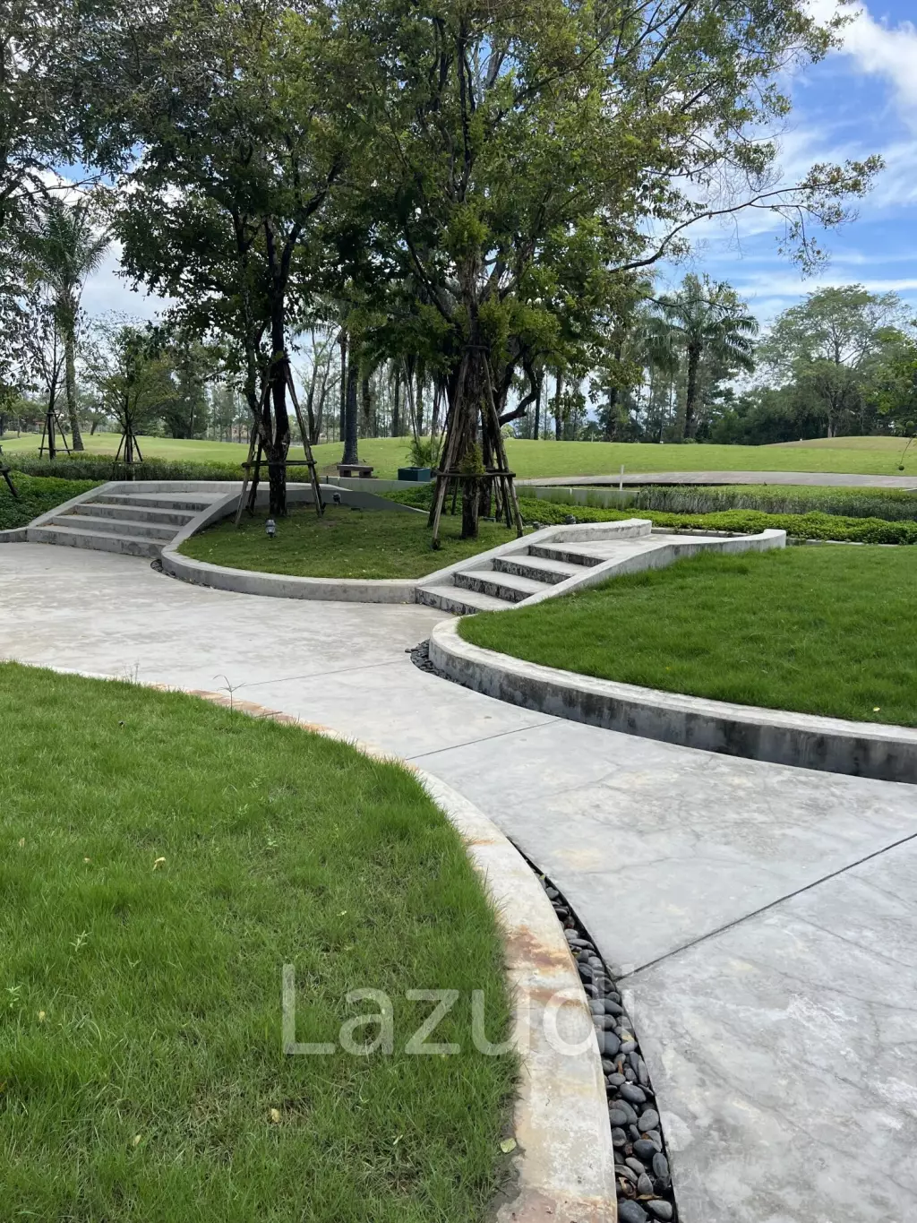 COSY 2 BEDROOM UNIT IN SKYPARK BUILDING C