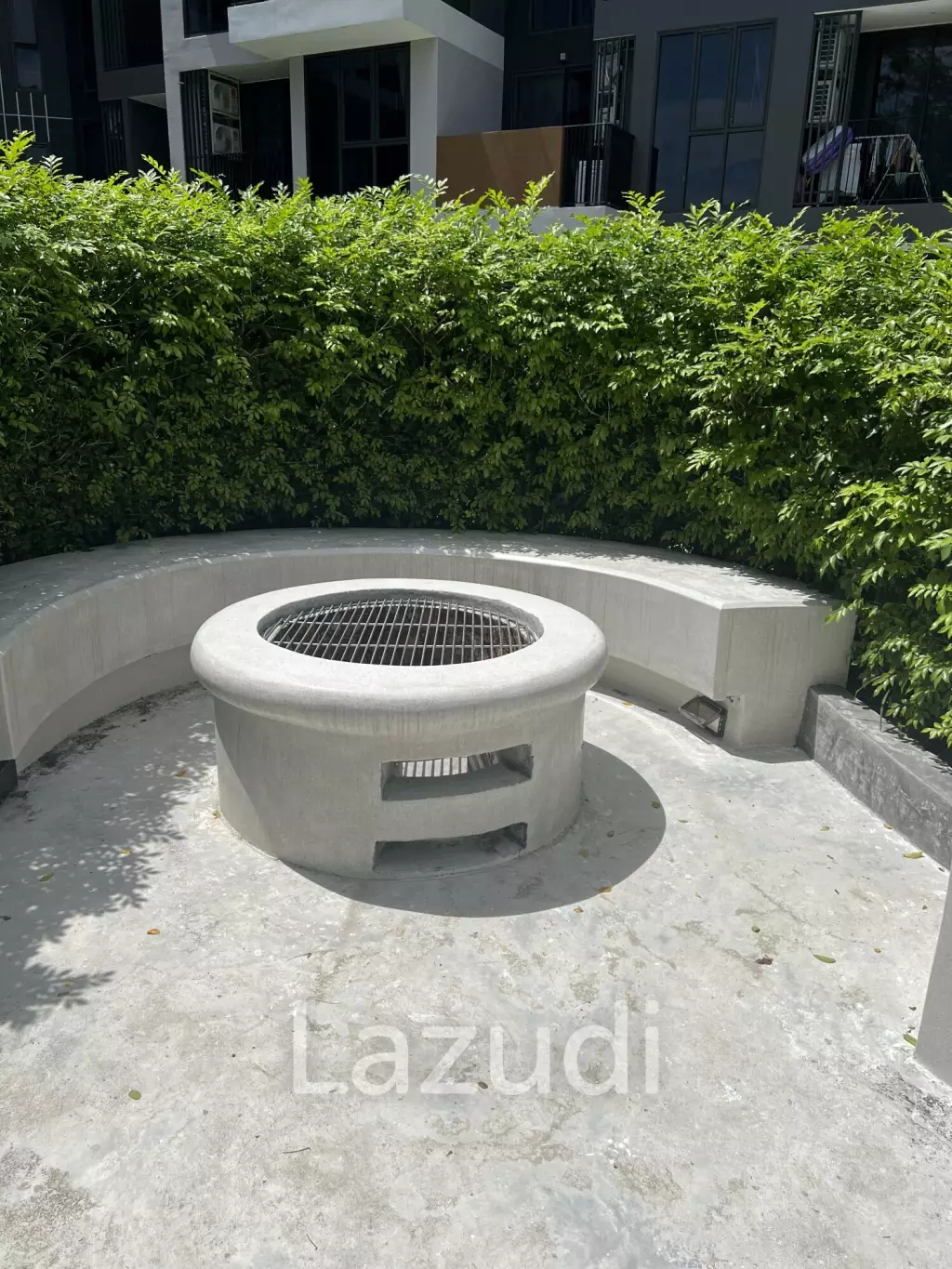 COSY 2 BEDROOM UNIT IN SKYPARK BUILDING C
