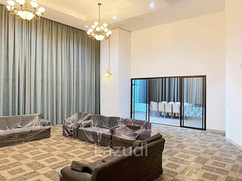 3 Bedroom 3 Bathroom 381 SQ.M Flora Ville