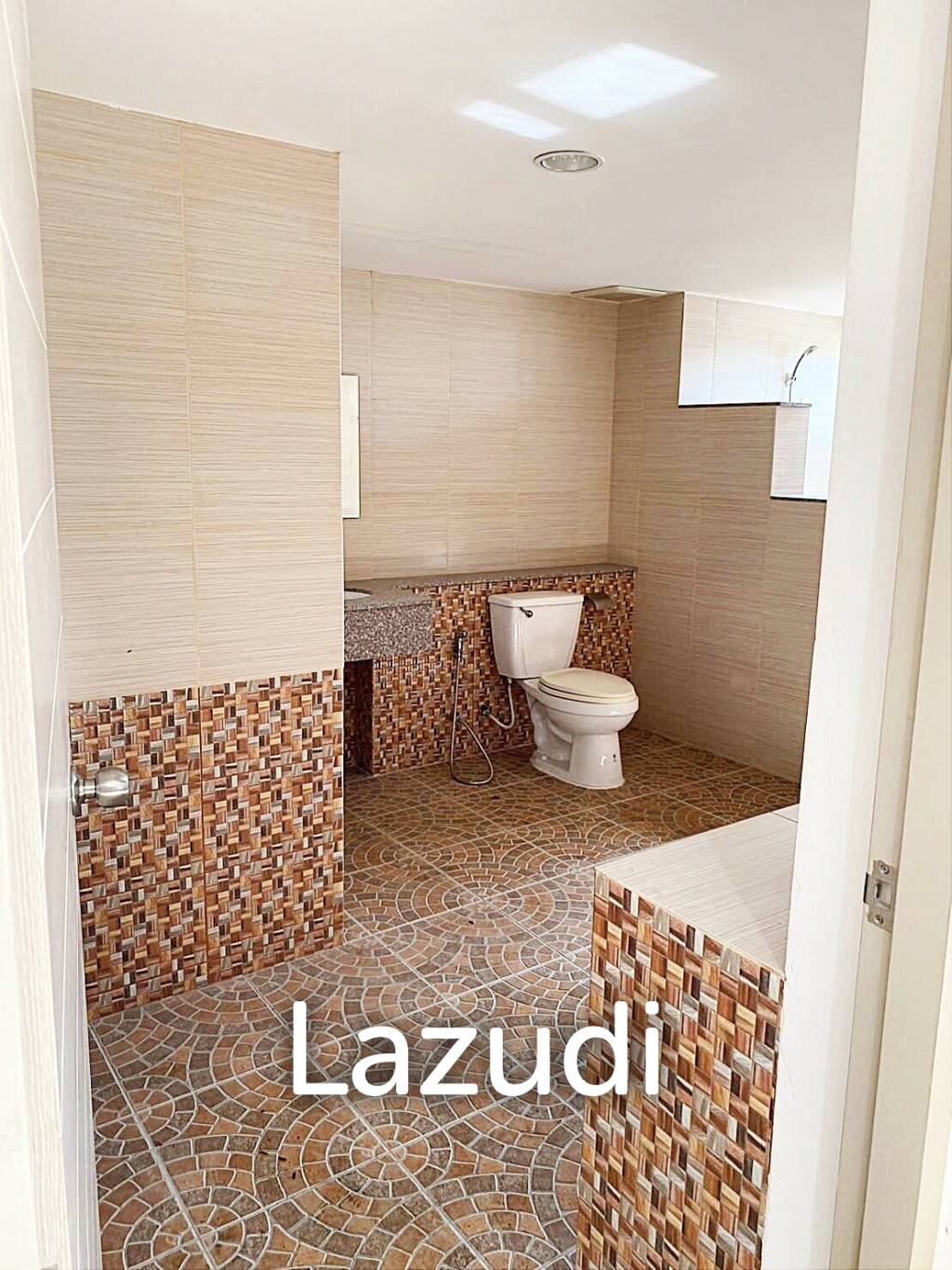 3 Bedroom 3 Bathroom 381 SQ.M Flora Ville