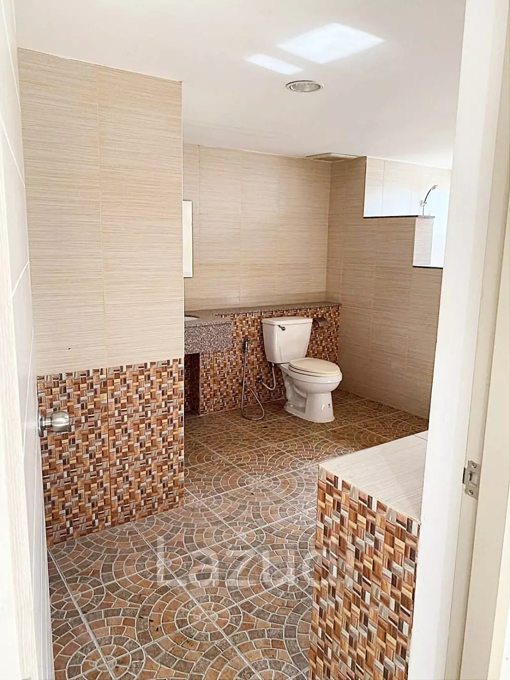 3 Bedroom 3 Bathroom 381 SQ.M Flora Ville
