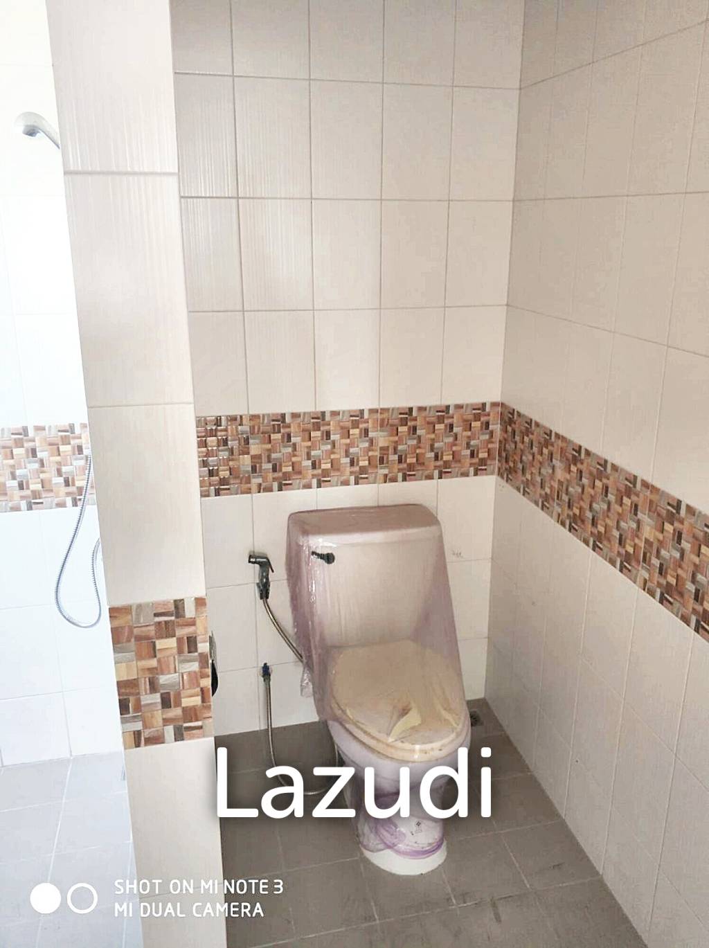 3 Bedroom 3 Bathroom 381 SQ.M Flora Ville