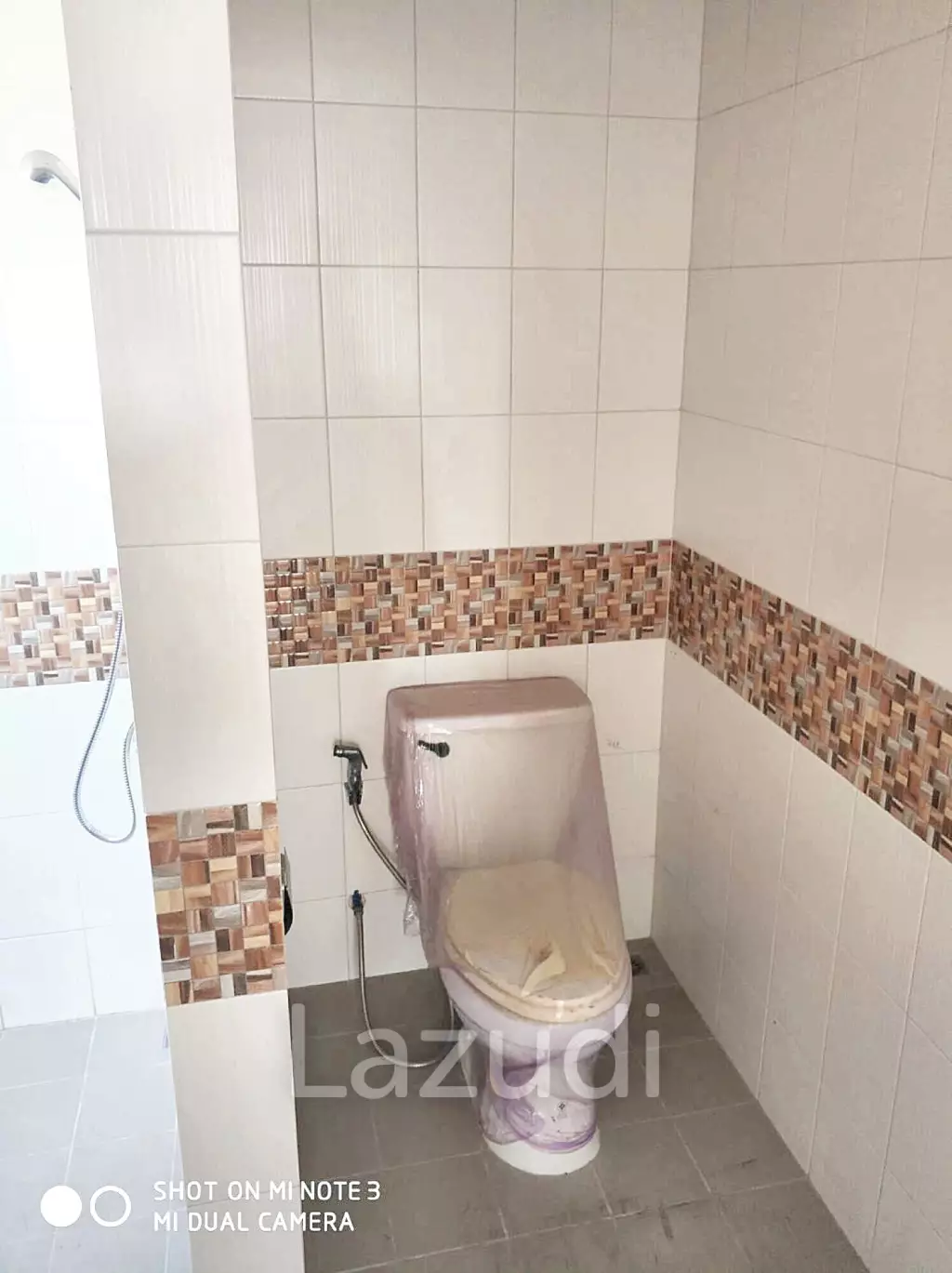 3 Bedroom 3 Bathroom 381 SQ.M Flora Ville