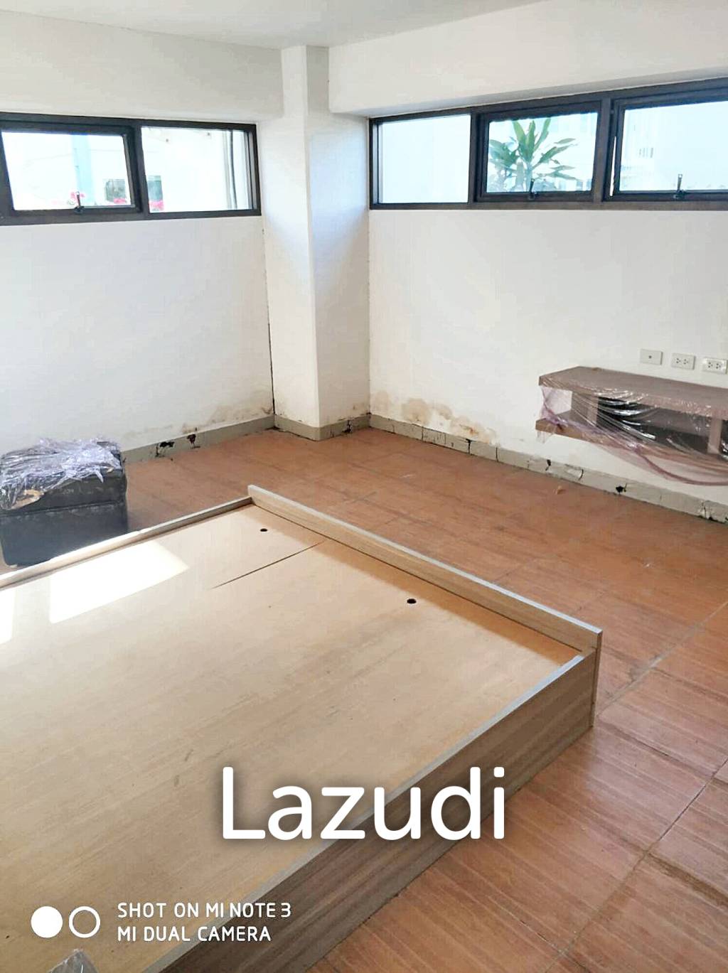 3 Bedroom 3 Bathroom 381 SQ.M Flora Ville