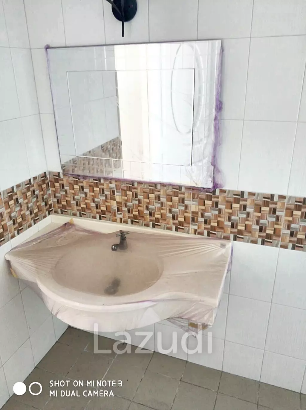 3 Bedroom 3 Bathroom 381 SQ.M Flora Ville