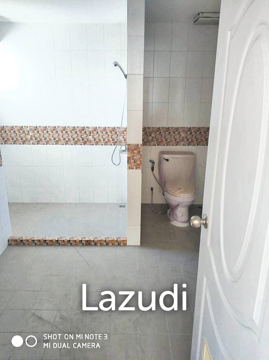 3 Bedroom 3 Bathroom 381 SQ.M Flora Ville